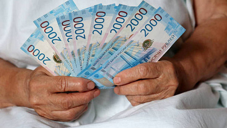 Обманутой аферистами пенсионерке из Новосибирской области вернули 150 тысяч