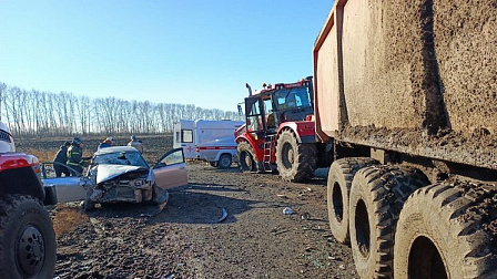 Под Новосибирском 39-летний пассажир автомобиля Nissan погиб в ДТП с трактором