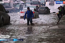 Ураган и ливень с градом накрыли Новосибирск и затопили улицы