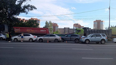 В Новосибирске 13-летняя школьница пострадала в ДТП с четырьмя машинами