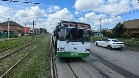 В Новосибирске 14-летний пассажир автобуса № 57 попал в больницу