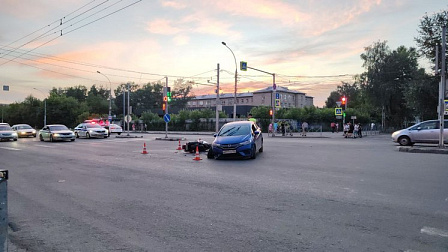 В Новосибирске 23-летний мотоциклист погиб в ДТП с автомобилем на улице Титова