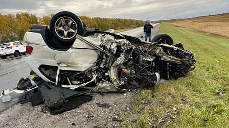 В Новосибирской области 36-летний водитель BMW погиб в жуткой аварии с фурой