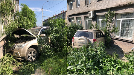В Новосибирске водитель кроссовера потеряла сознание и сбила женщину на тротуаре